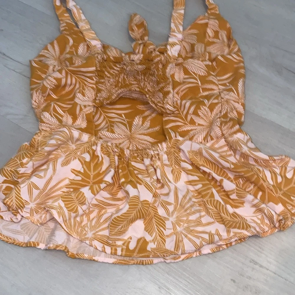 Tank - Picture 4 of 5